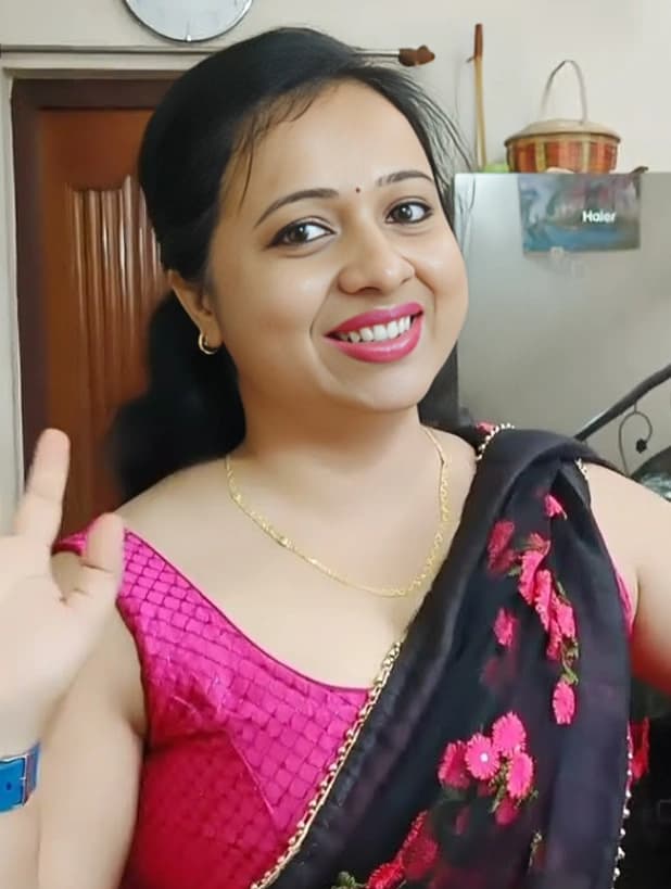 Featured image for 😍YOUTUBER SUMI 12Min+ Changing Dress Live Showing Boobs🥵🔥