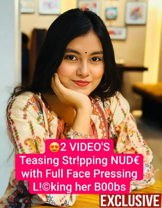 Featured image for 😍Beautiful Insta Model TOTAL 2 VIDEO'S Teasing Str!pping NUD€ with Full Face Pressing L!©king her B00bs💦!! Don't Miss😍🔥