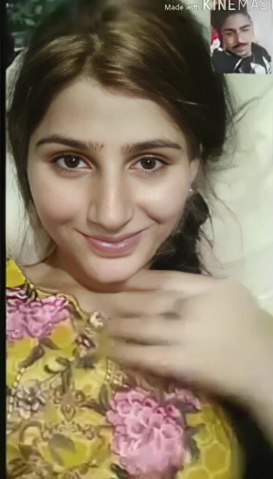 Featured image for 😊Cute Girl Changing her Dress and Showing Boobs on Videocall😍