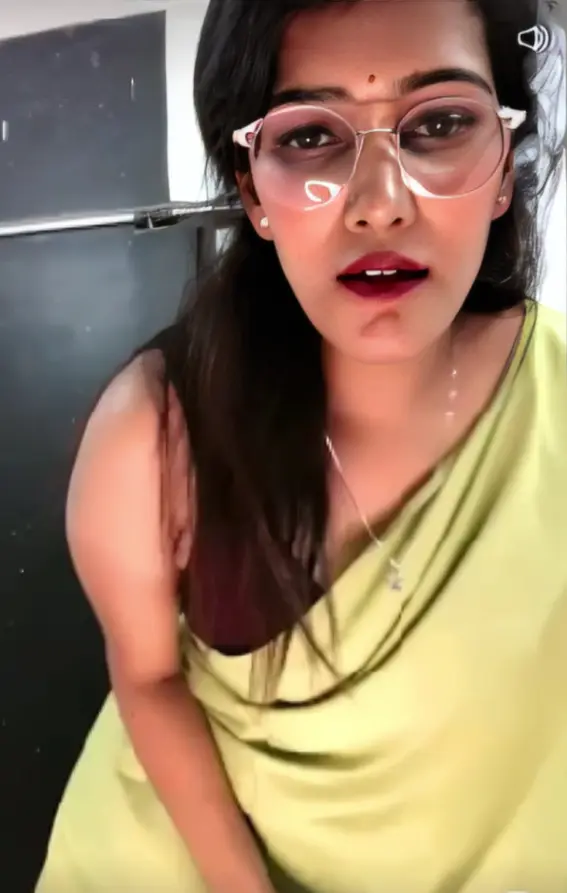 Featured image for 🥵Beautiful University Professor Pari Latest Most Surprising 9Min+ Premium Live Str!pping Full Frontal NUD€ with Full Face Pssy Closeup Fngring💦!! 🥵🔥