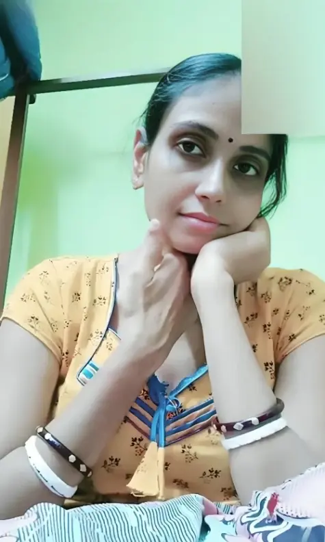 Featured image for Sexy Aunty Mayuri Nude Show and Masturbation on Live Cam Full 15 Mins Video