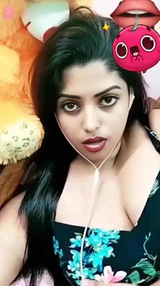 Featured image for Sexy Girl Teases with Tongue Out Licking Her Juicy Tits