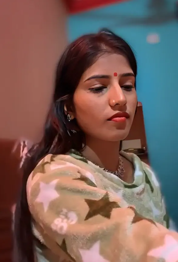 Featured image for Desi Bhabhi Sex Video Nude Dance and Strip Tease Pressing Her Tits