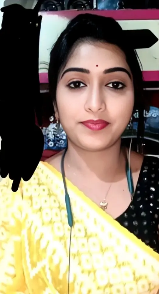 Featured image for Innocent Desi Bhabhi Showing Big Boobs On Live Cam Show - Leaked MMS