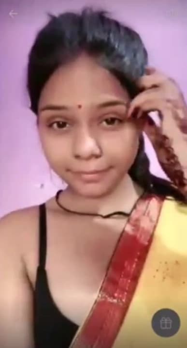 Featured image for Hot Desi Girl Fully Nude Stripping Saree Spreading Legs Hairy Pussy Closeup