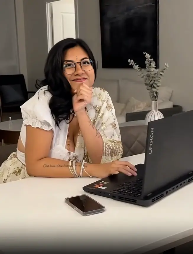 Featured image for Gamer Girl Gives A Sloppy Deepthroat Gagging On A Black Dick Revealing Huge Boobs For A Titty Fuck