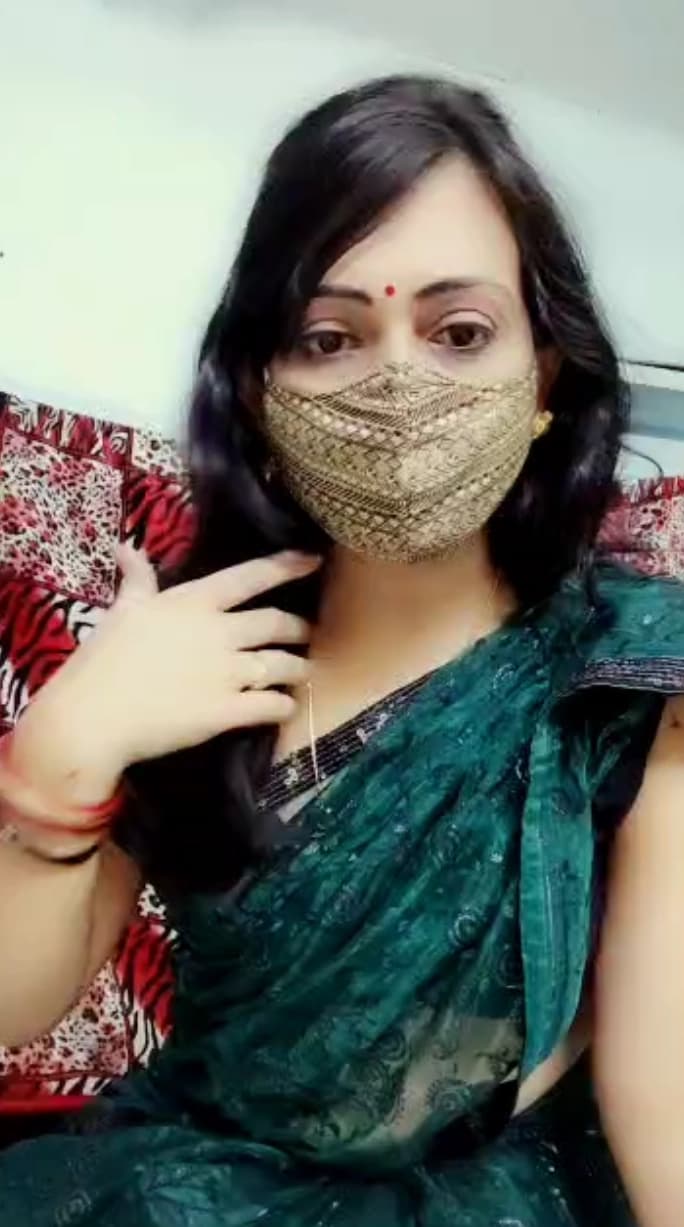 Featured image for Desi Aunty Strips Saree Fully Nude Pinching Nipples And Spreading Legs For Pink Pussy Hole Show