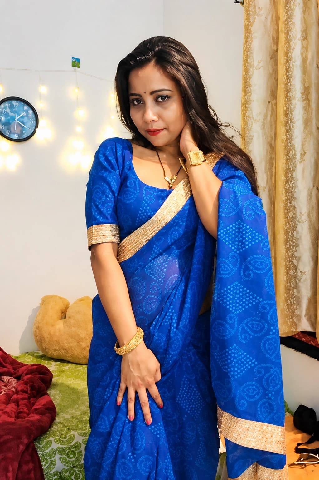 Featured image for Horny Bhabhi Goes Absolutely Wild On Her Live Show Fully Nude With Vibrator And Cucumber Play