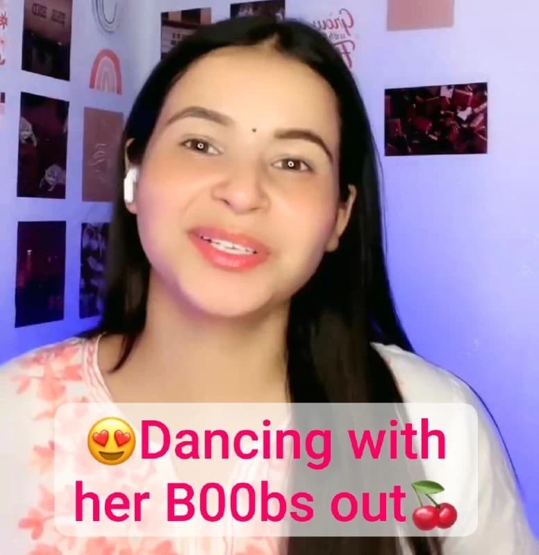 Featured image for 😍Rashmika Aka Rosi Latest Most Exclusive 20Min+ Premium Live Showing Pressing B00bs & Dancing with her T!ddies out🍒Full Face Clear Audio💦!! Don't Miss🎁🔥