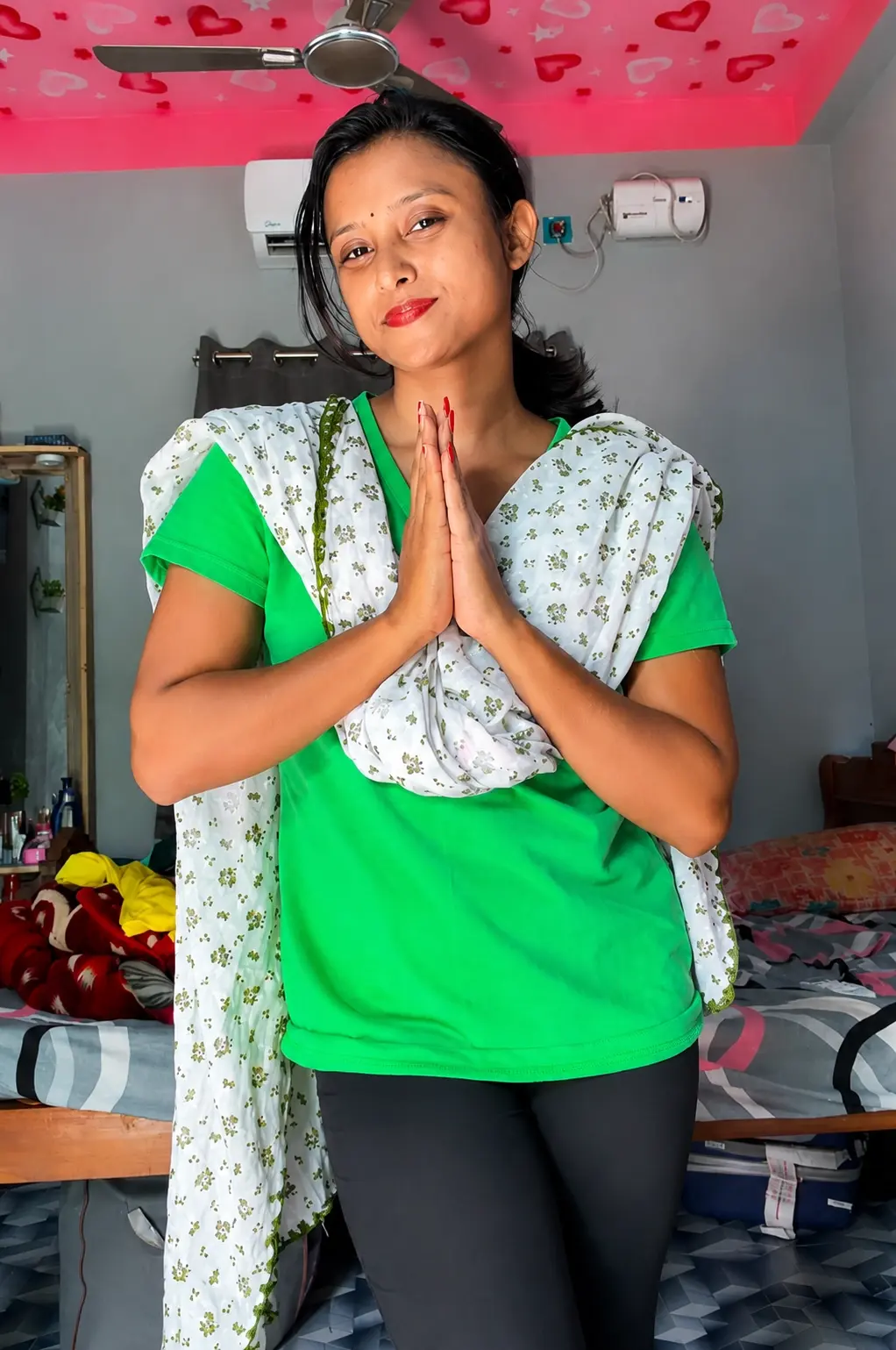 Featured image for Instagram Influencer Payal Das Spreading Her Legs Wide and Using Vibrator on Her Wet Pussy