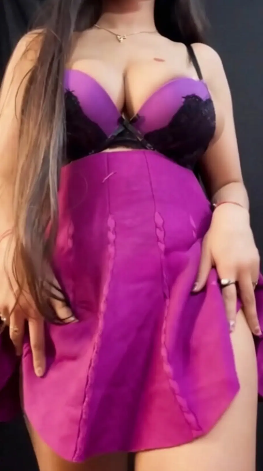 Featured image for This Horny Desi Babe Gets So Wet, She Squirts and Fingering Her Tight Pussy on Cam