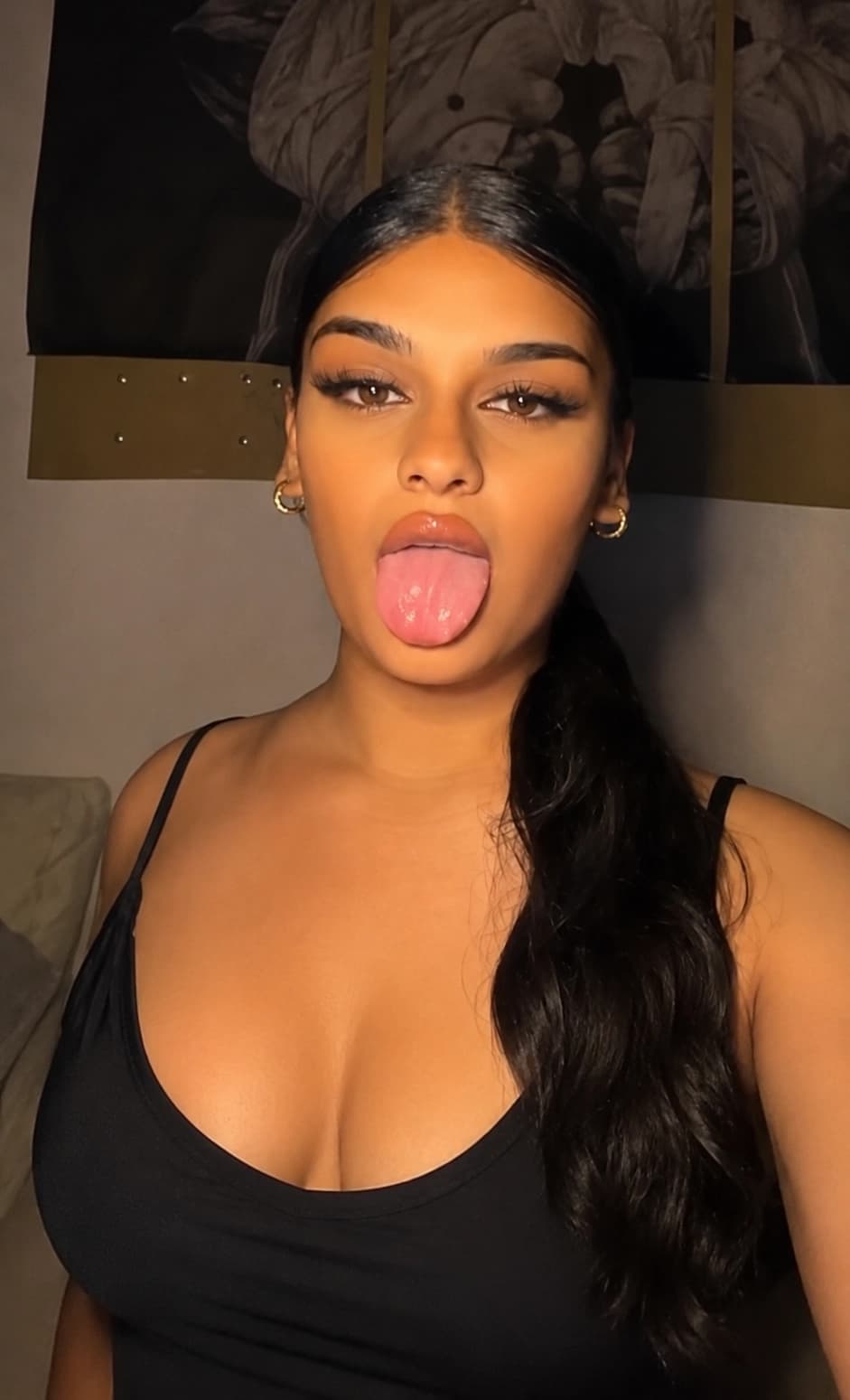 Featured image for Hot Stripchat Babe Totally Nude, Wetting Tits with Saliva and Shaking Big Juicy Ass for Fans