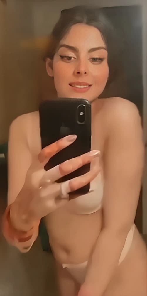 Featured image for 😍Beautiful newly wedded Girl Viral Stuff Showing her Boobs Giving BJ to Boyfriend🥵🔥